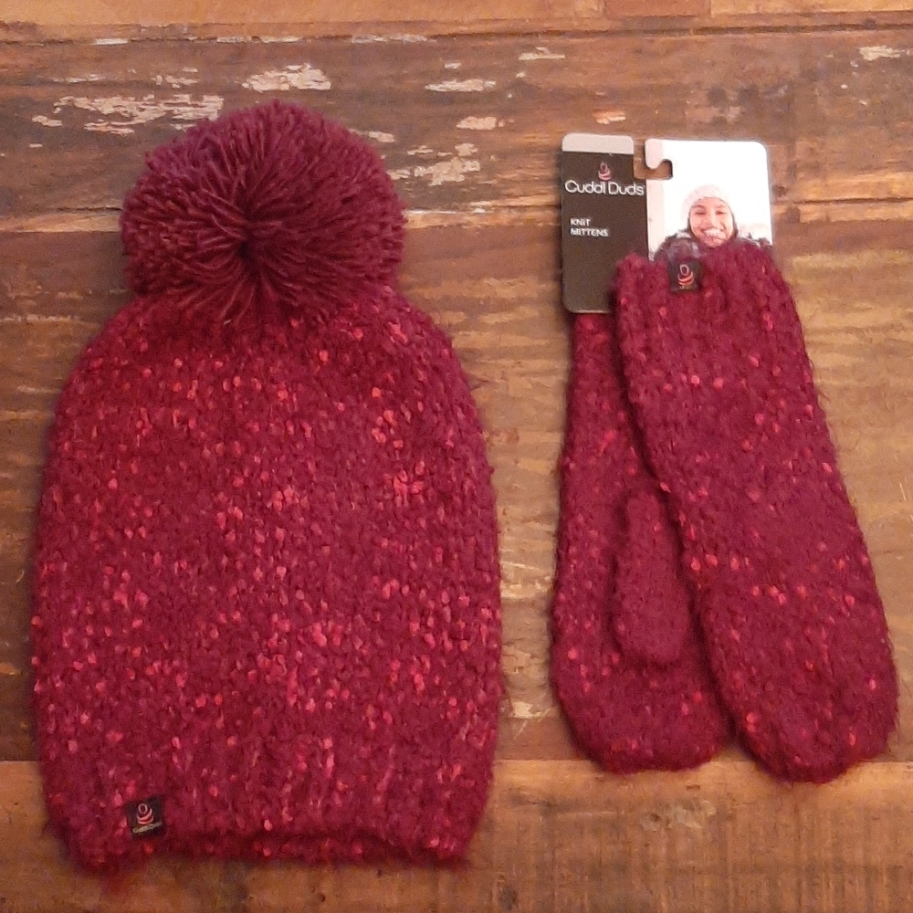 Beautiful Cuddl Duds Hat & Glove Set